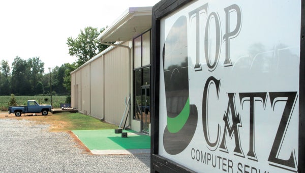 Top Catz Computer Services, 3700 South Memorial Drive, now sits idle after a deal was struck between software companies supplying video parlors-internet cafes and the federal government two months ago. Staff Photo by Gene Motley