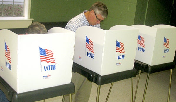 Murfreesboro voters cast their ballots on Tuesday during the 2015 municipal election. According to the unofficial numbers, two new members of the Murfreesboro Council will be seated in December while veteran Mayor John Hinton, who did not file for reelection, said he will serve another term after leading a field of write-in candidates. Staff Photo by Keith Hoggard